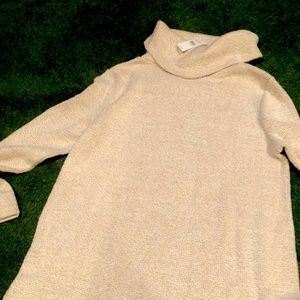 Turtleneck sweater khaki and white